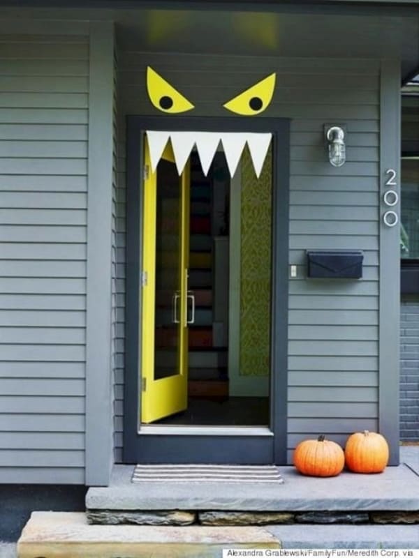 Spooky Halloween Party Door Decoration Ideas