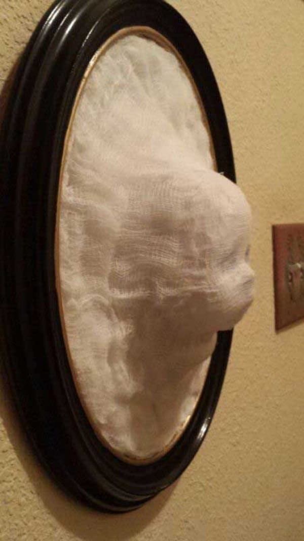 Spooky Indoor Halloween Decoration Ideas