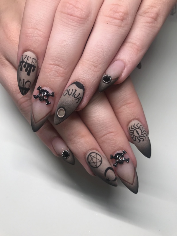 Halloween nail art designs