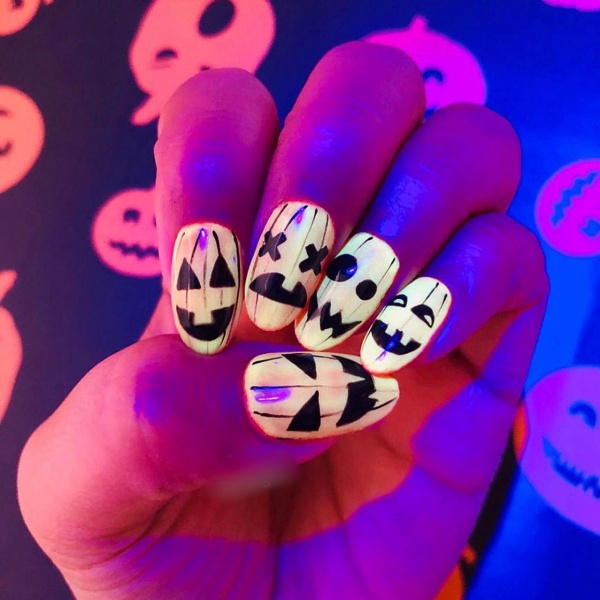 Halloween nail art designs