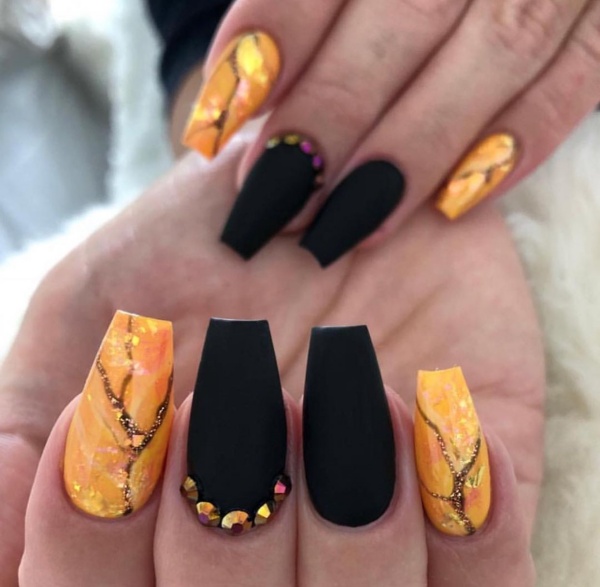 Halloween nail art designs