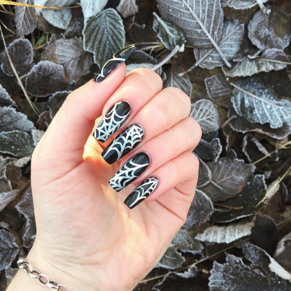 Halloween nail art designs