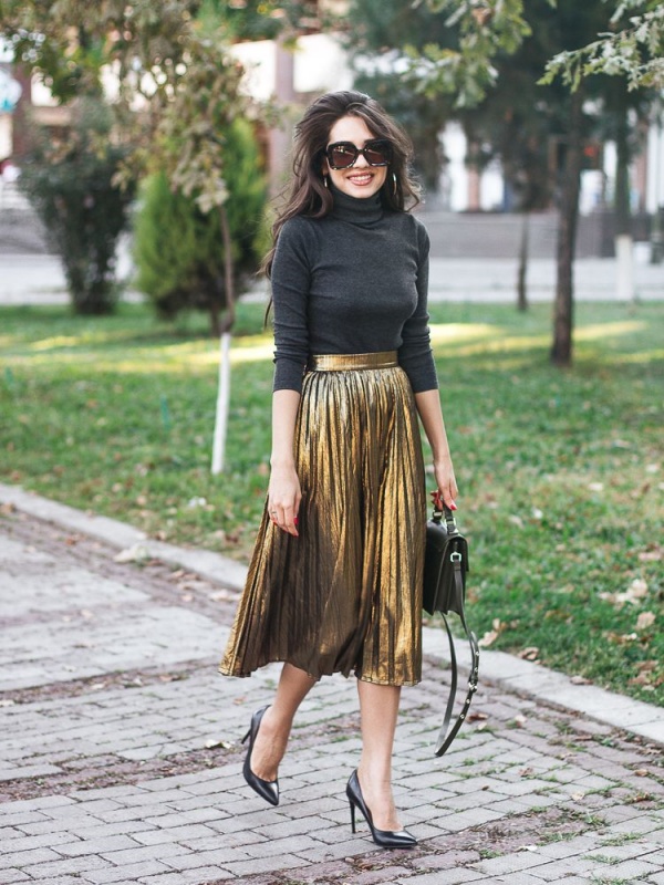 50 Trending Christmas Party Outfit Ideas You Should Try – FeminaTalk